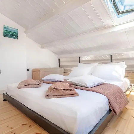 Daire Art Loft Venetian Well *